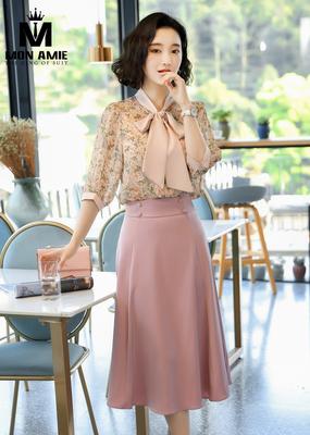 Set váy hồng kèm áo vone hoa điệu đà 