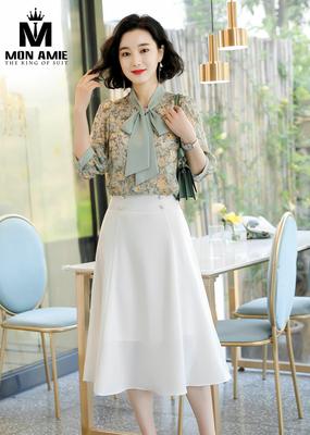 Set váy trắng kèm áo vone sắc xanh họa tiết 