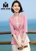 Blazer hồng pastel tay lỡ đơn giản