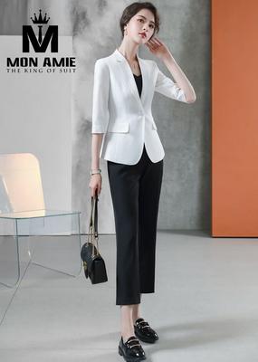 Set vest trắng quần ống loe đơn giản