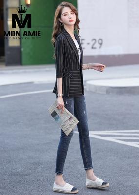 Áo vest đen kẻ sọc năng động