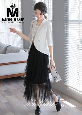 Áo vest trắng lai bầu nữ tính