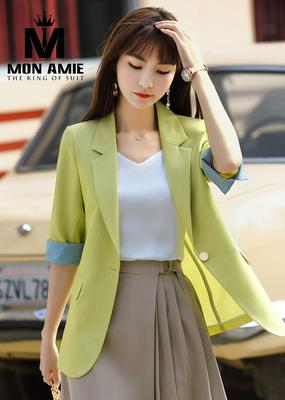 Áo vest vàng chanh lật tay cá tính