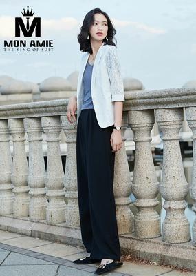 Áo vest trắng vải ren dịu dàng