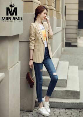 Blazer Vàng Đồng Kẻ Sọc Năng Động