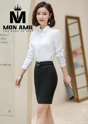Sơ mi trắng chần chỉ đen nổi bật