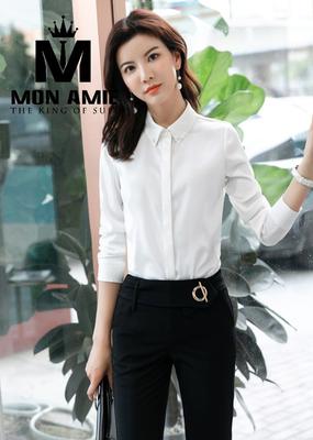 Sơ mi trắng kèm phụ kiện cổ áo điệu đà