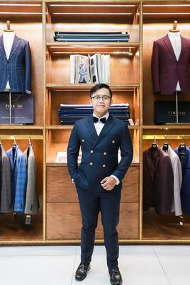 Set vest xanh đen 2 hàng nút vàng nổi bật