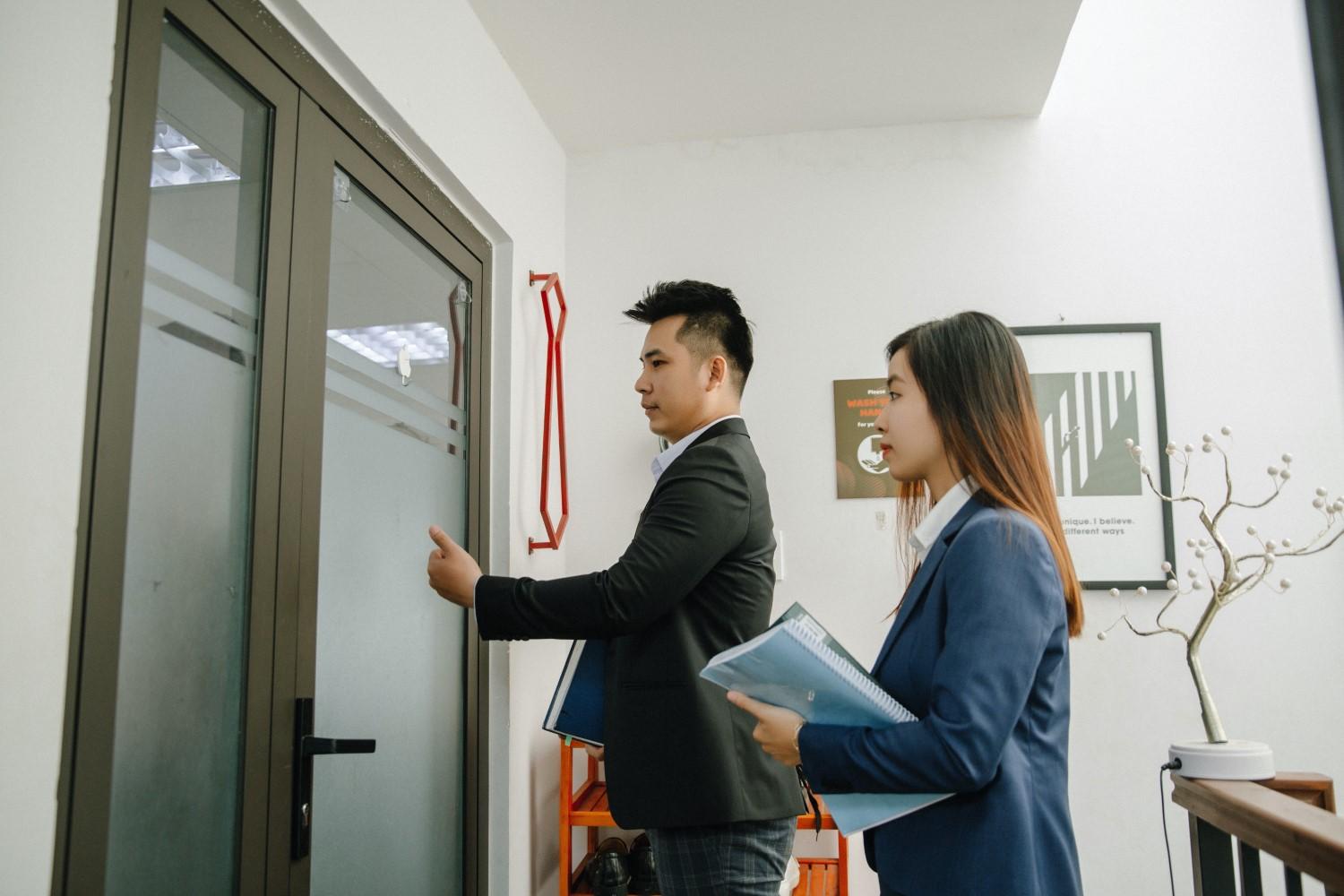 Bất ngờ với sự tiện ích của dịch vụ đo may tận nơi tphcm của Mon Amie