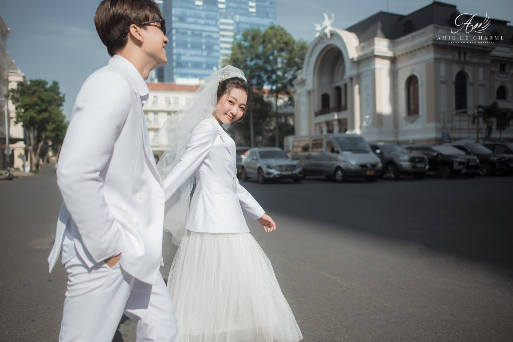 Mix Váy Cưới Với Vest, Cô Dâu Có Ý Tưởng Này Chưa?