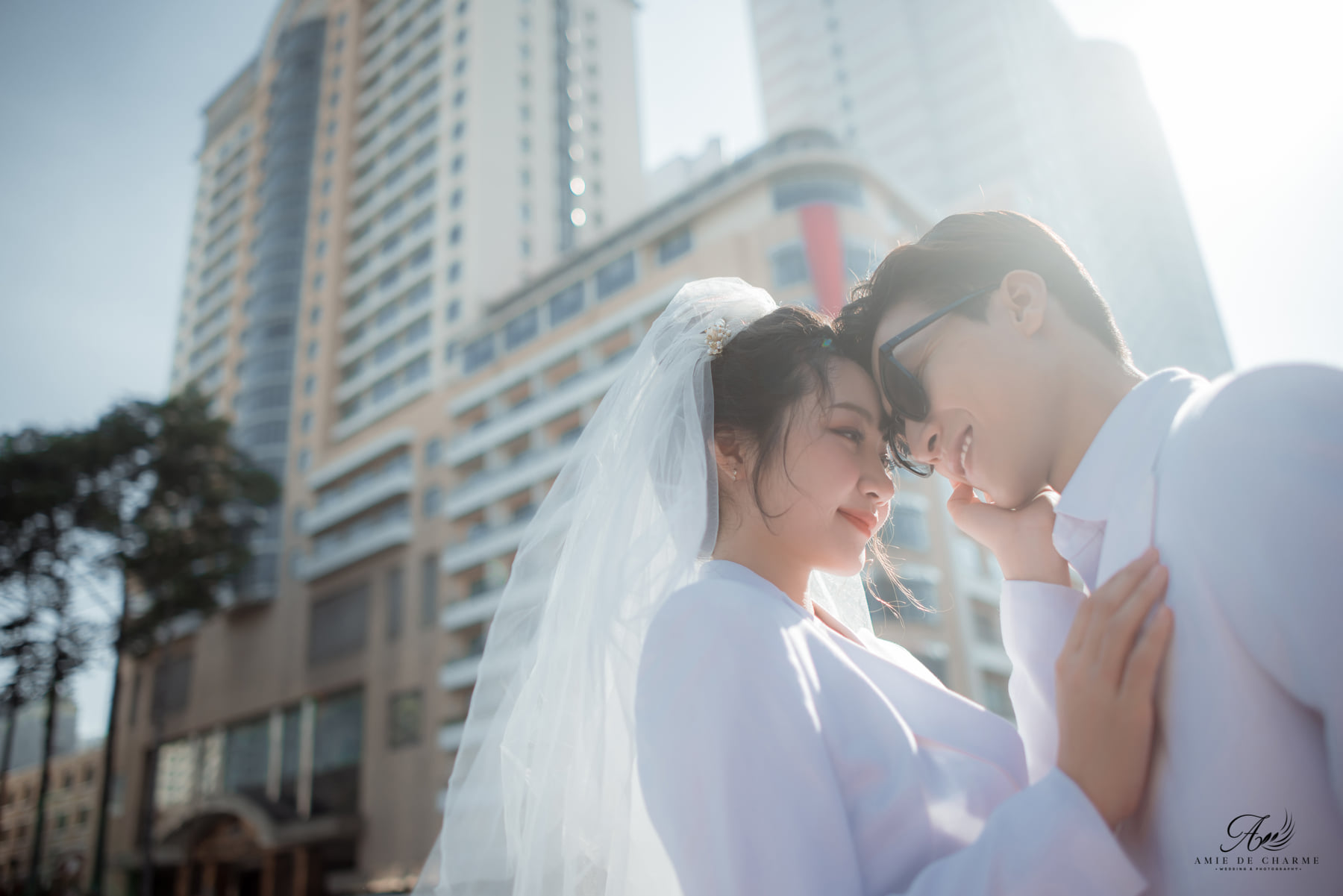 Mix Váy Cưới Với Vest, Cô Dâu Có Ý Tưởng Này Chưa?