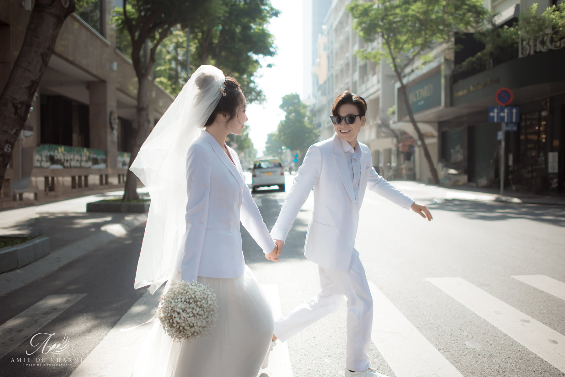 Mix Váy Cưới Với Vest, Cô Dâu Có Ý Tưởng Này Chưa?