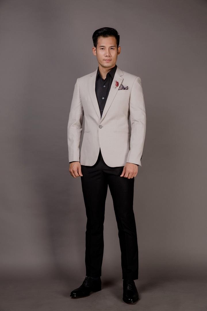 WHAT IS SUIT 3 PIECES INCLUDED?