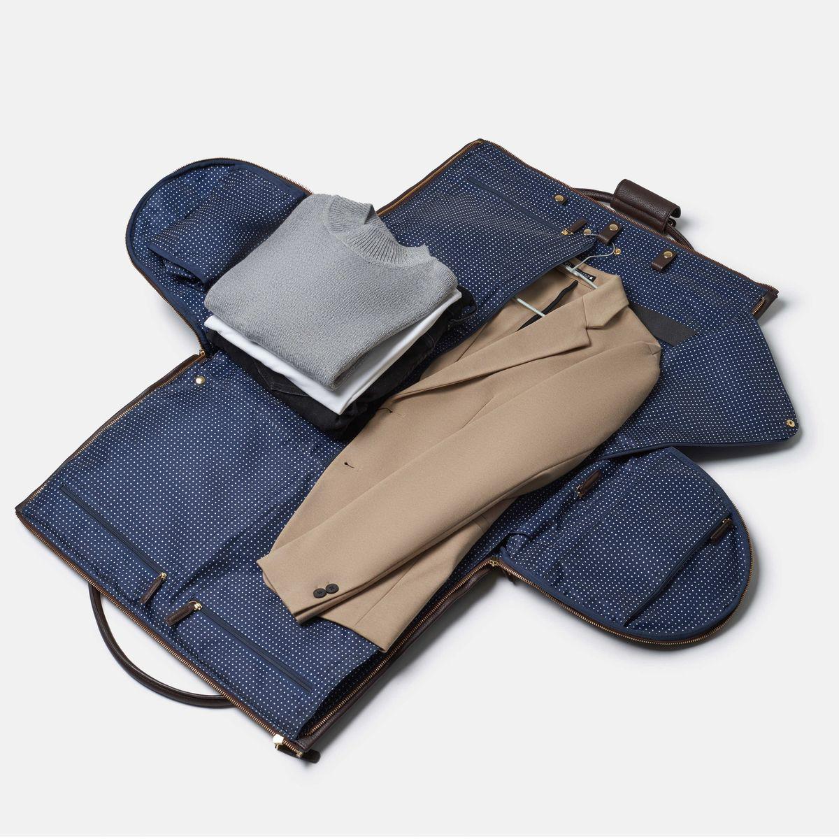 Bí Quyết Bảo Quản và Chăm Sóc Suit May Đo | Giữ Dáng, Bền Màu Lâu Dài