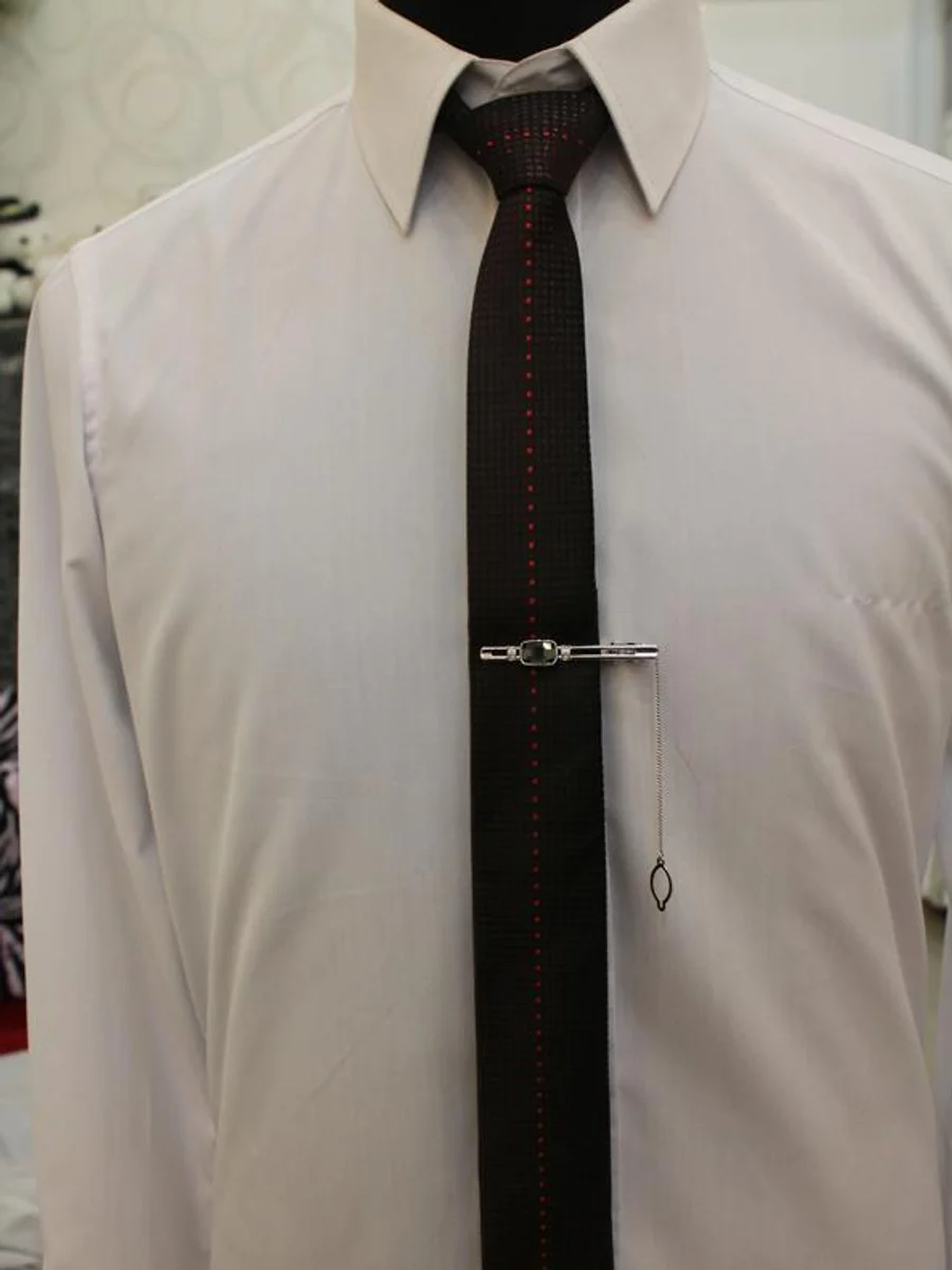Black Tie, Red Dot Line & Clip