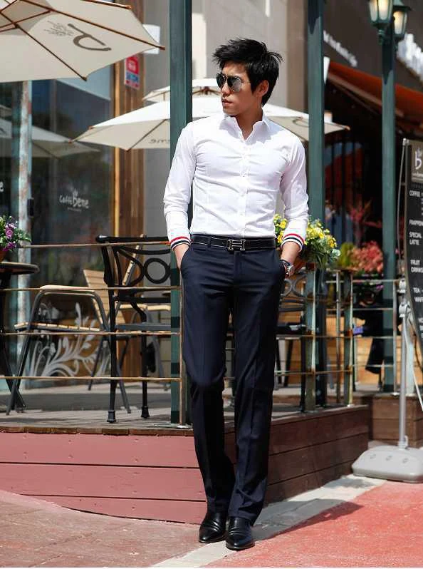 Quần tây navy sẫm ống đứng, kiểu quần nền tảng đi cùng vest