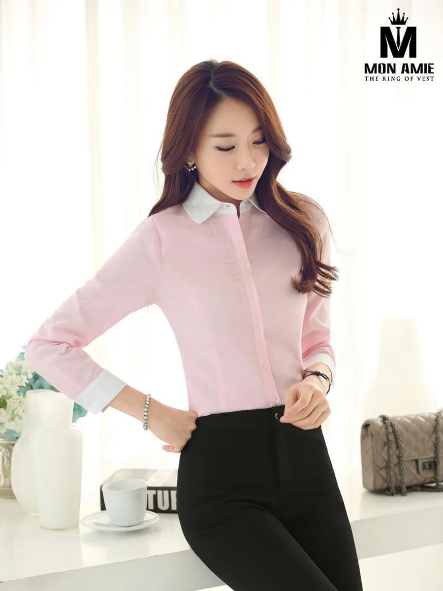Pink Contrast-Collar Blouse