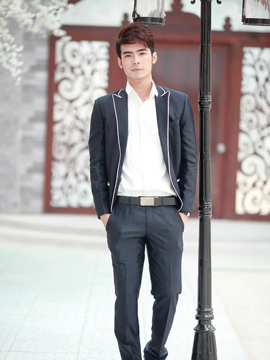 Navy Contrast Piping Blazer
