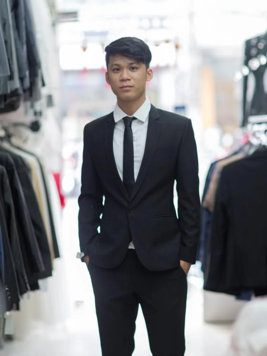 Essential Black Slim-Lapel Suit