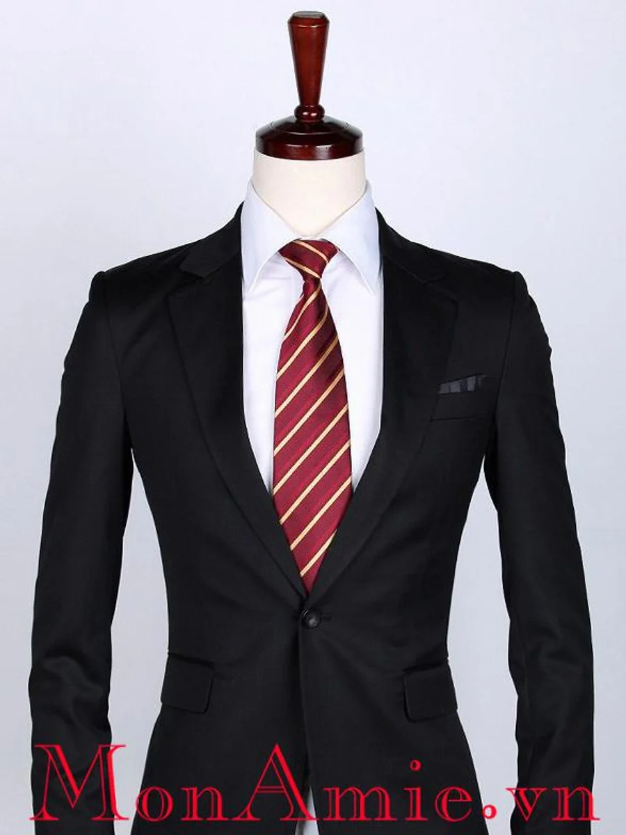 Essential One-Button Black Suit