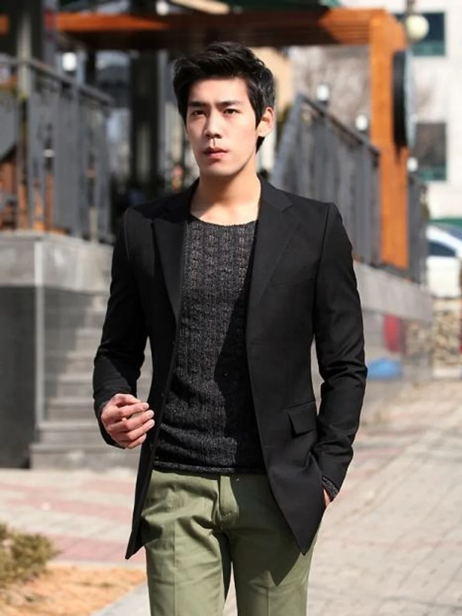 Minimal Black Blazer