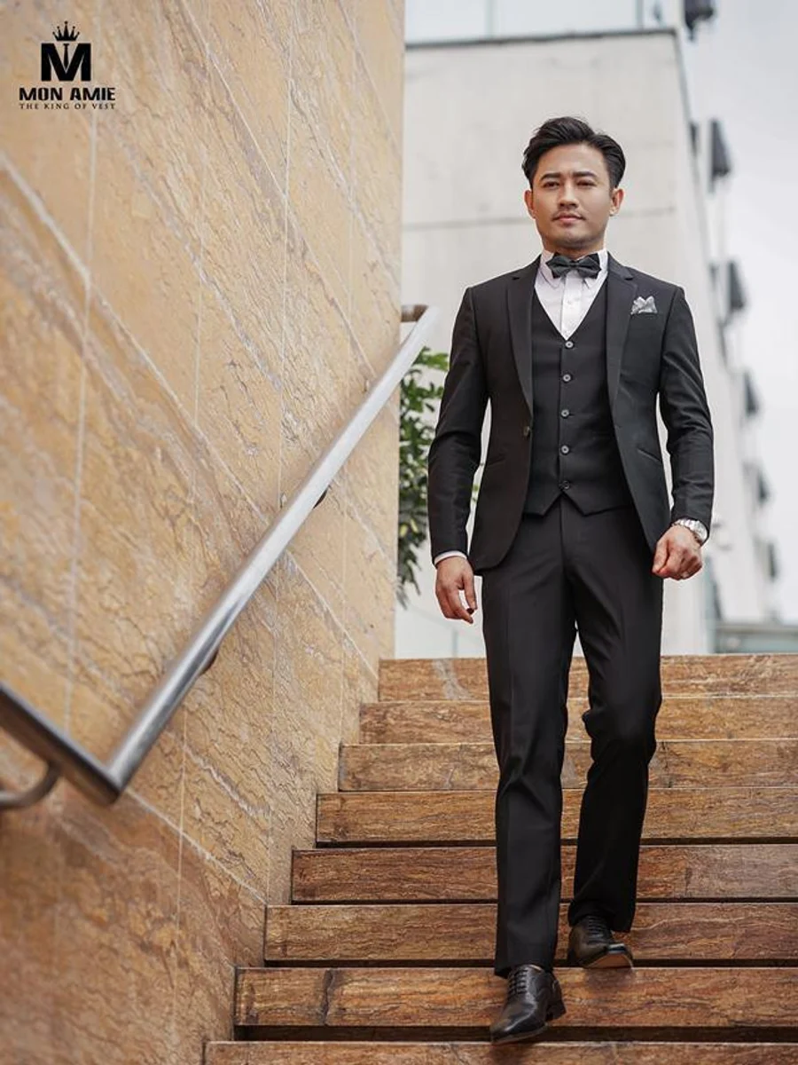 Black Three-Piece Suit