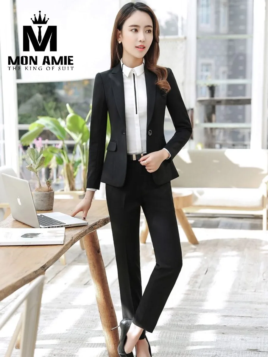 Women's Black Single-Button Blazer Suit with Trousers and Metal Belt