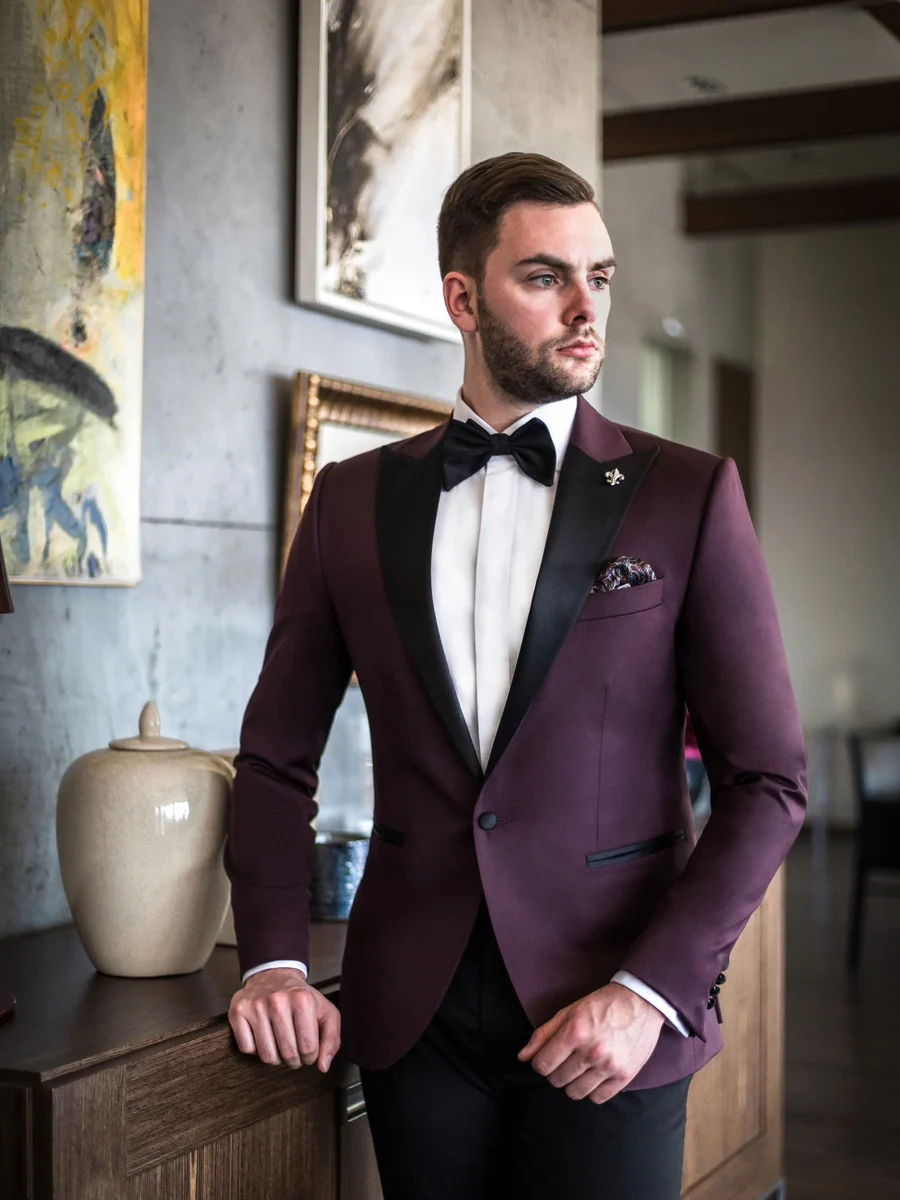 Wine Red Peak Lapel Tuxedo