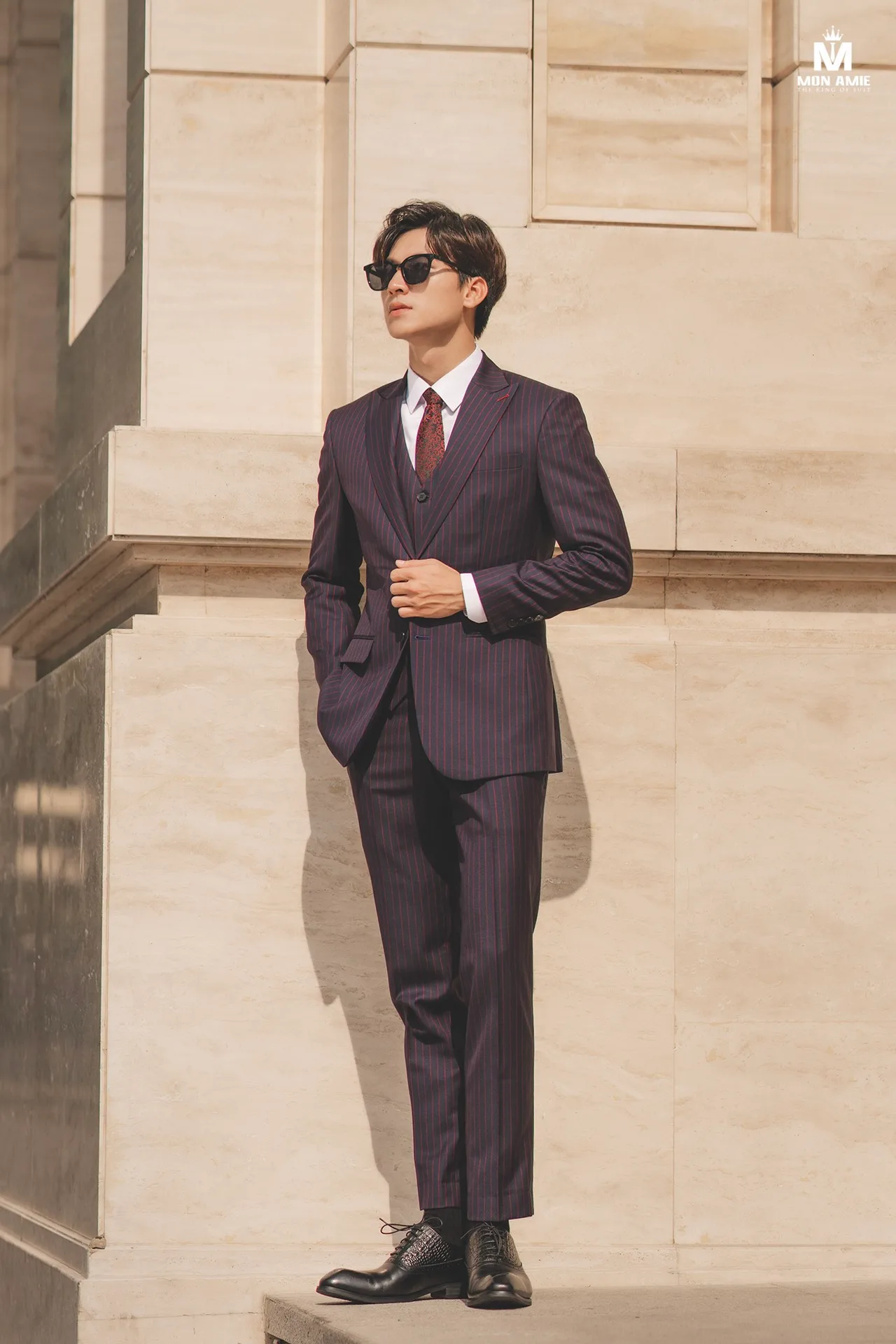 Brown shawl-lapel waistcoat with a white shirt, illustrating the shawl-lapel waistcoat style